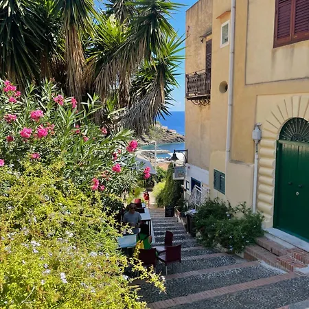Jasmine House Il Tuo Rifugio Centro Di Ustica * Isola di Ustica